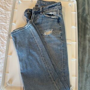 American Eagle Outfitters Light Blue Stretch Mom Jeans